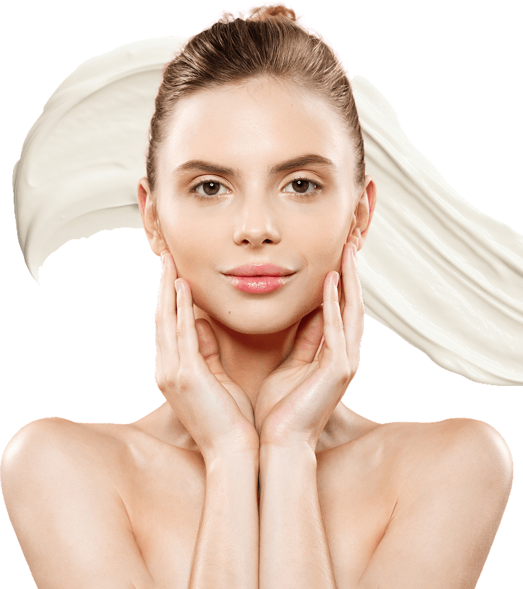 Femme avec de la crème appliquée