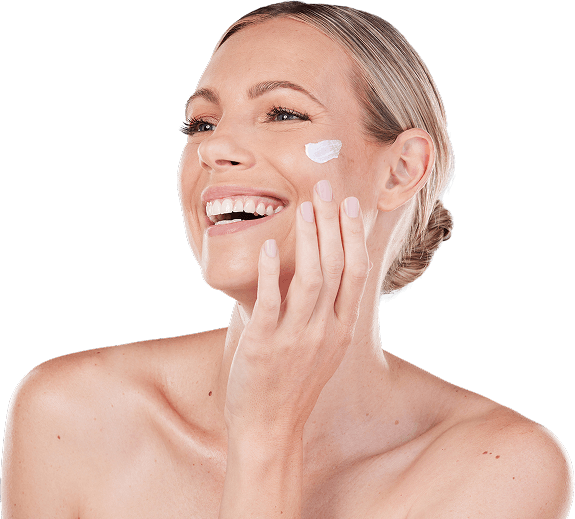 Femme appliquant la crème régénérante Neocell